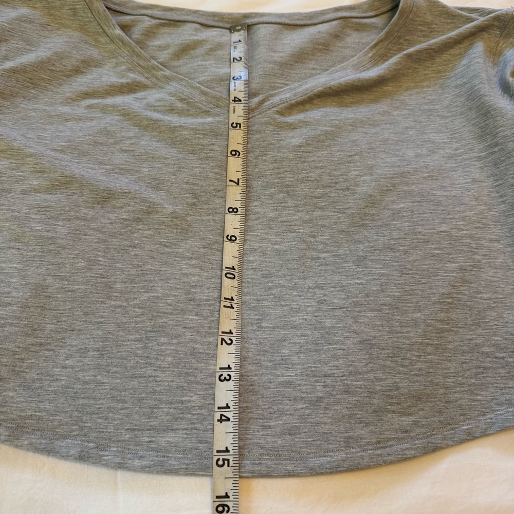 Lululemon Cropped Bell Sleeve Show Your Depth V Neck Pullover Size XS/S GRAY - Picture 8 of 9